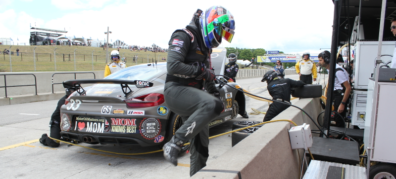 Illustration for article titled A Close-Up Look At All Of The Crazy Action In A Routine Sportscar Pit Stop